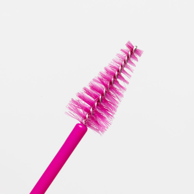 Teardrop-shaped mascara brush wand