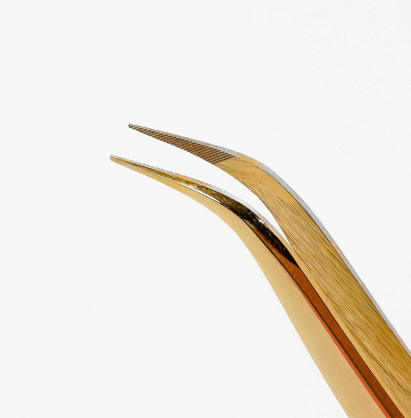 Fan-lash-tic Tweezer