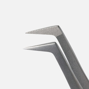 StarBorn L-Shaped Tweezer – Textured Volume Lash Tool | Curacoro