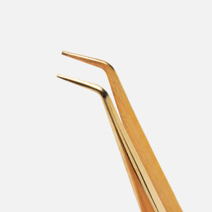 All The Fluff Tweezer