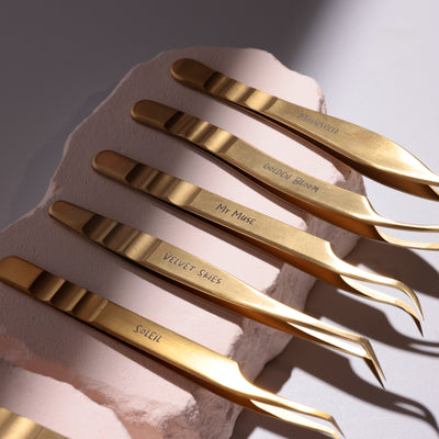 Moonlight Curve Isolation Tweezer – Precision Lash Tool | Curacoro