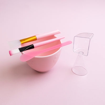 Face Mask Mixing Bowl kit in front of a white background.