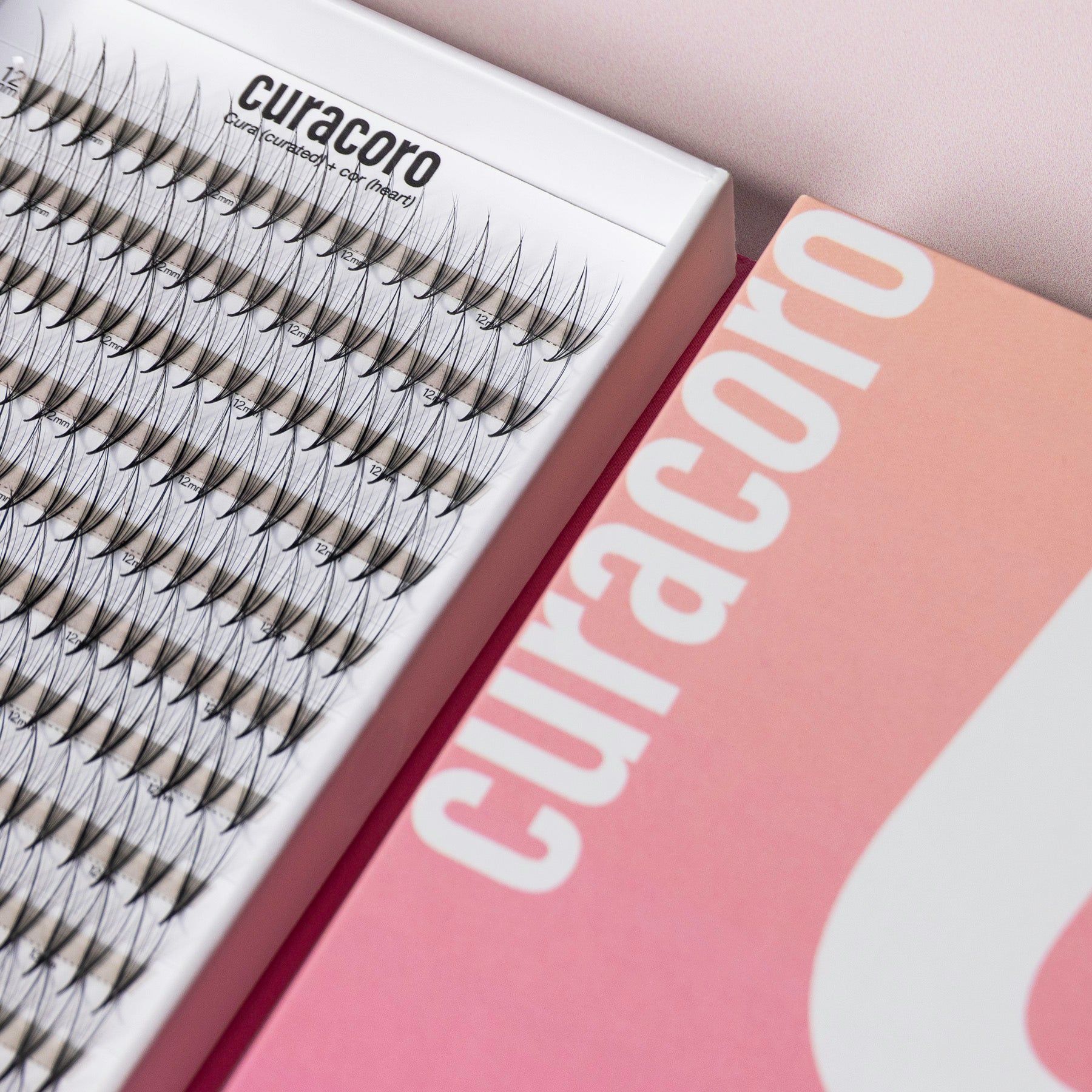 Lashfolio Double Spike close up showing fans.