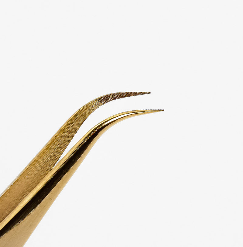 Lashy and Classy Tweezer Gold