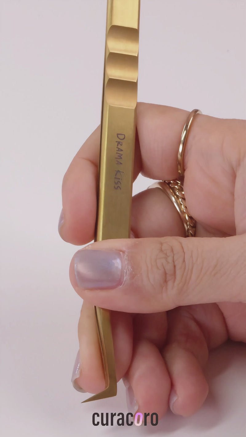 L-Shaped 90° Tweezer - Drama Kiss
